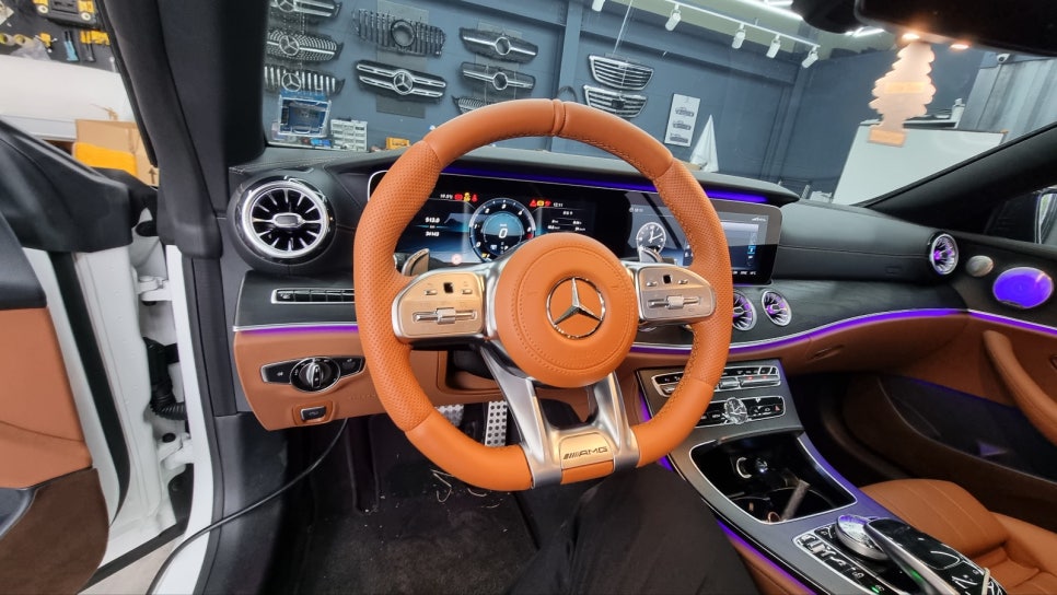 벤츠E220e 쿠페 - AMG 커스텀 핸들 " 이제 핸들도 개성시대 !!"