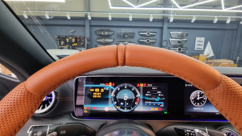 벤츠E220e 쿠페 - AMG 커스텀 핸들 " 이제 핸들도 개성시대 !!"