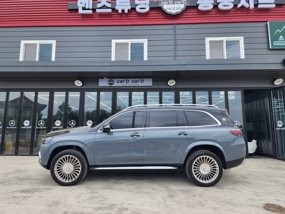 벤츠 Gls400d - 마이바흐 전동사이드스텝 " 차량 탑승을 편리하게 ~ "
