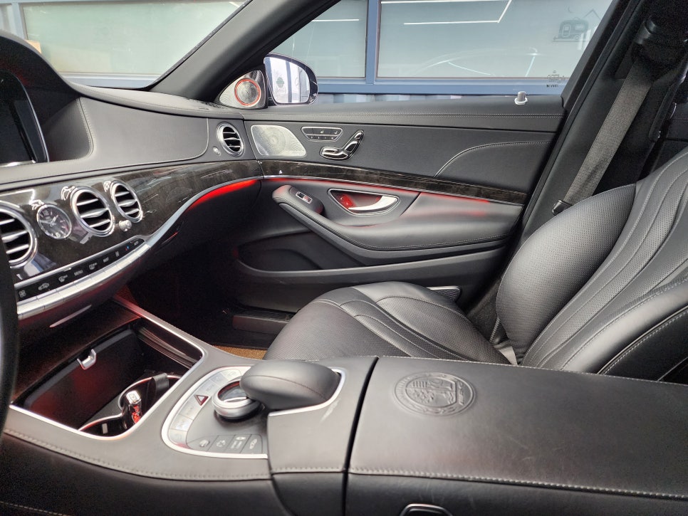 벤츠S63amg - 실내커스텀 가죽염색 베이지컬러로 변신 " 가죽 교체 없이 시트 꾸미기 !! "