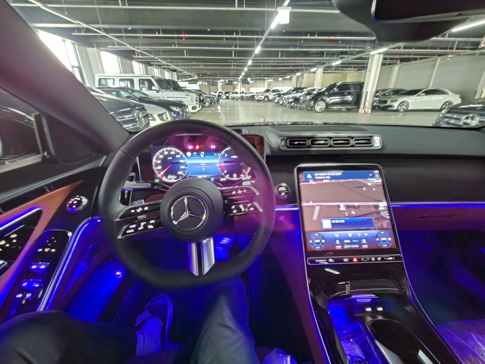 벤츠 S400d - 액티브엠비언트 " S클래스에 빠질수 없는 액티브 엠비언트 !!! "