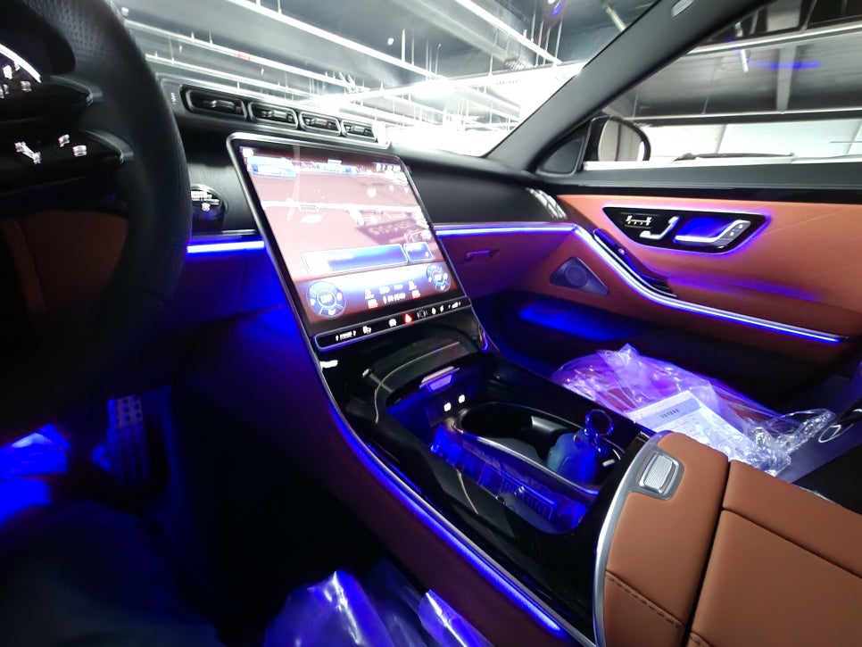 벤츠 S400d - 액티브엠비언트 " S클래스에 빠질수 없는 액티브 엠비언트 !!! "