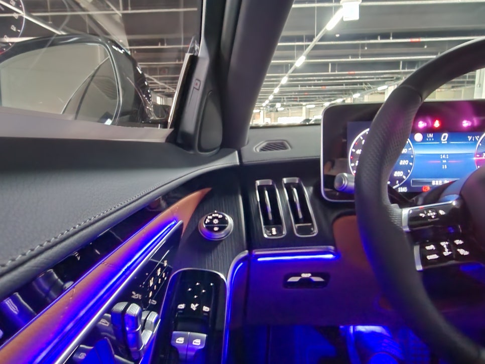 벤츠 S400d - 액티브엠비언트 " S클래스에 빠질수 없는 액티브 엠비언트 !!! "