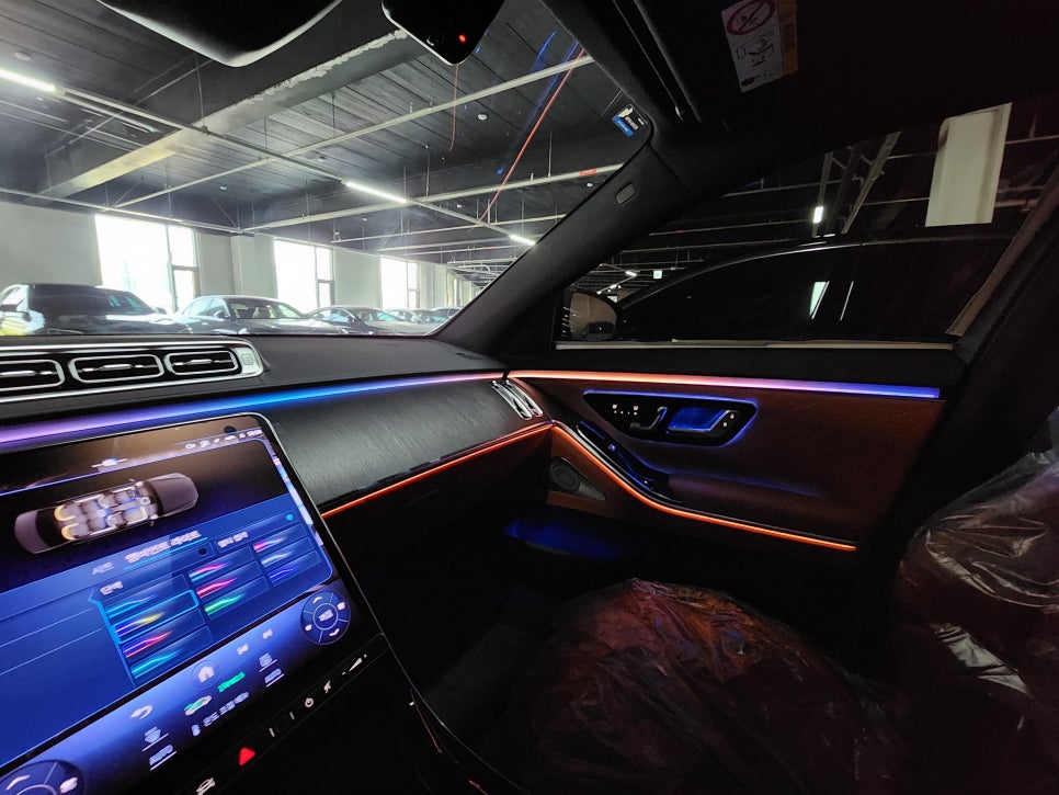벤츠 S400d - 액티브엠비언트 " S클래스에 빠질수 없는 액티브 엠비언트 !!! "