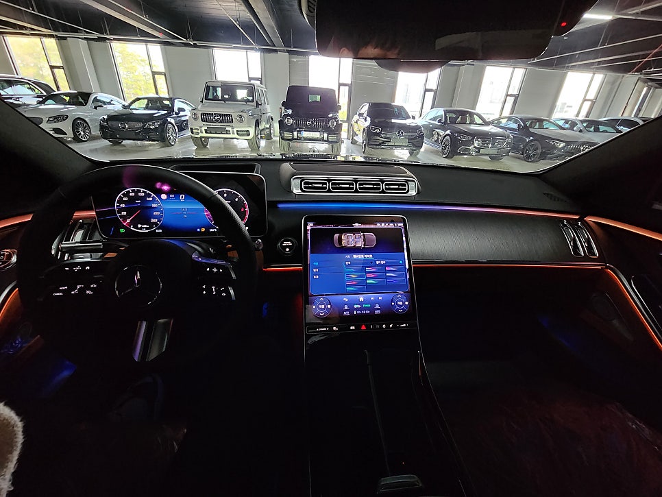 벤츠 S400d - 액티브엠비언트 " S클래스에 빠질수 없는 액티브 엠비언트 !!! "