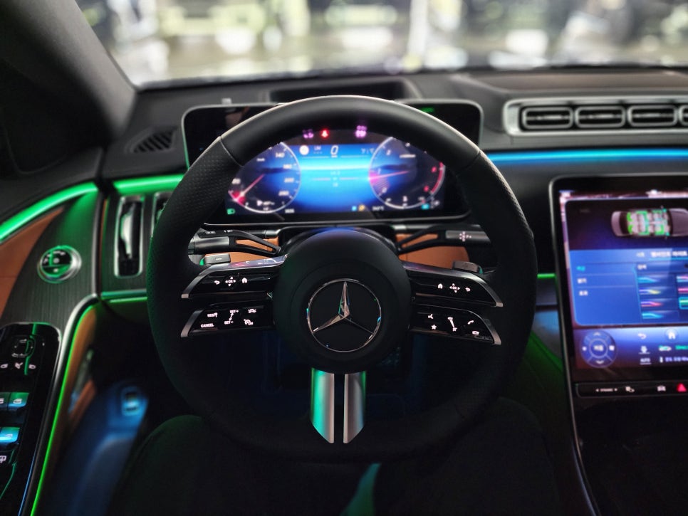 벤츠 S400d - 액티브엠비언트 " S클래스에 빠질수 없는 액티브 엠비언트 !!! "