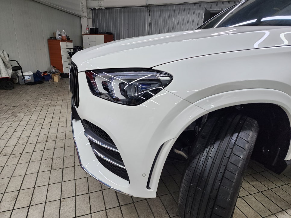 벤츠 GLE400d - 세로그릴, 광각미러 " 스포티함을 입다 .."
