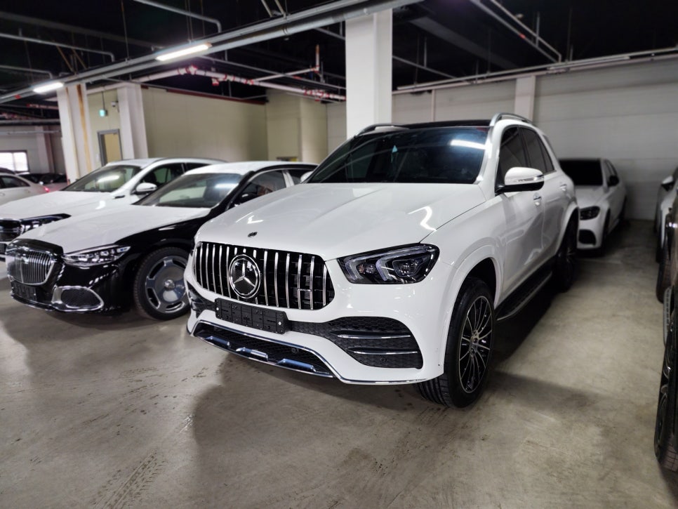 벤츠 GLE400d - 세로그릴, 광각미러 " 스포티함을 입다 .."