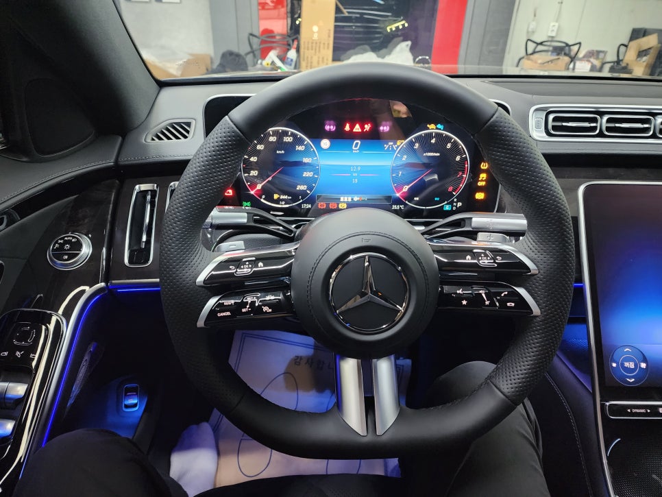 벤츠 S500 - 액티브엠비언트 & 4D 부메스터 set " 환상적과 황홀함의 사이.."