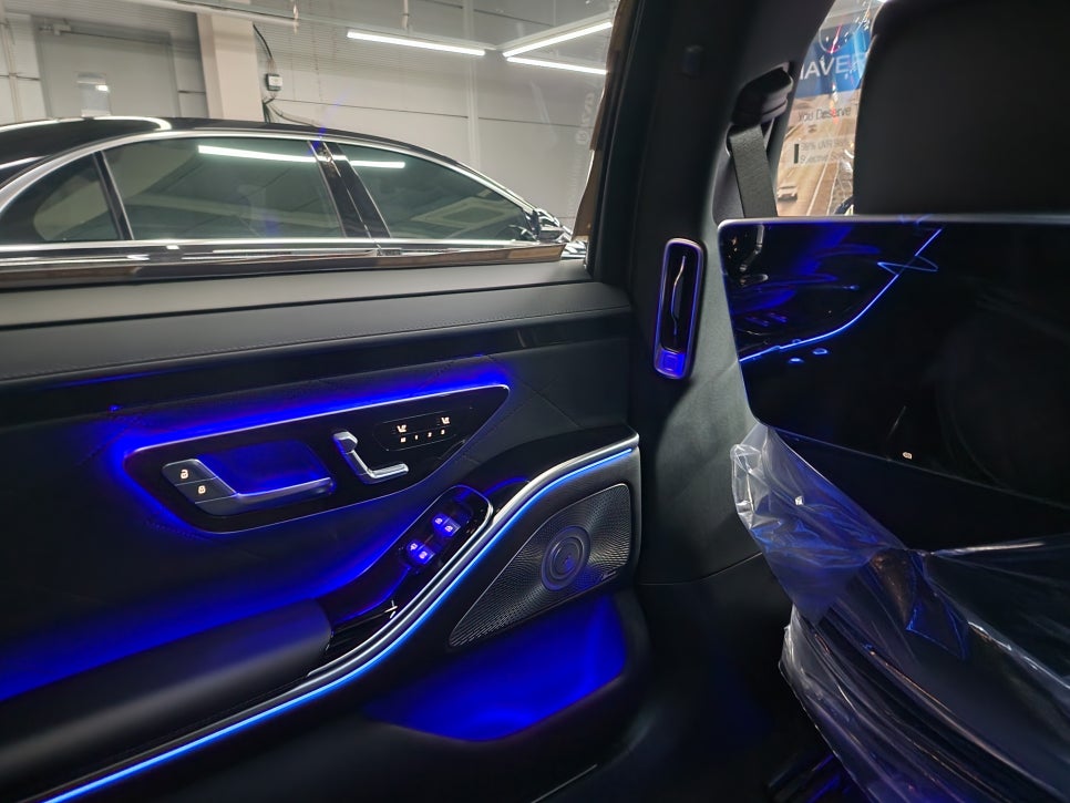 벤츠 S500 - 액티브엠비언트 & 4D 부메스터 set " 환상적과 황홀함의 사이.."