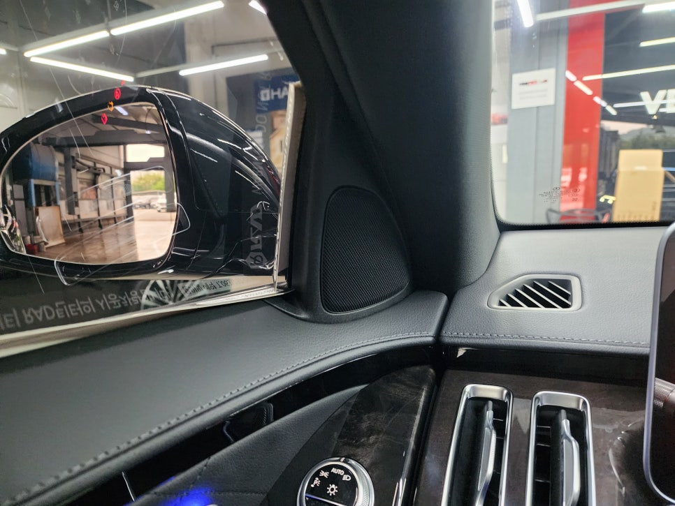 벤츠 S500 - 액티브엠비언트 & 4D 부메스터 set " 환상적과 황홀함의 사이.."