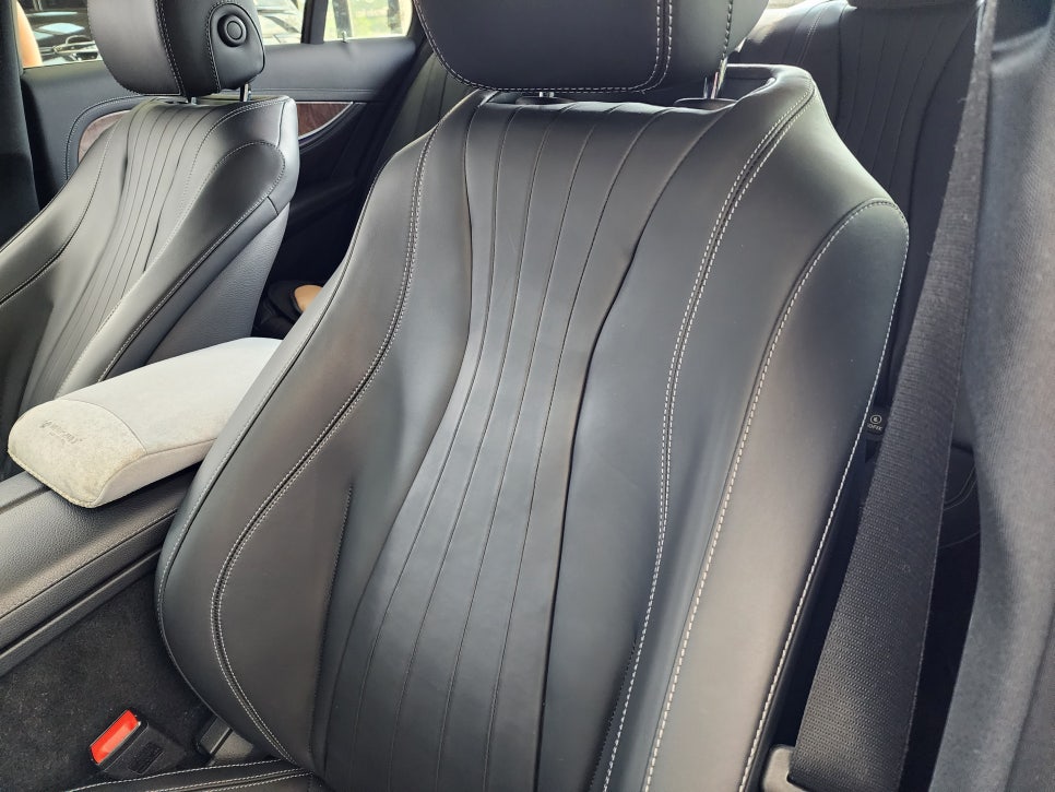벤츠 E220d 익스클루시브 - 하이클라스 통풍시트 " 시원한 여름나기 !! "