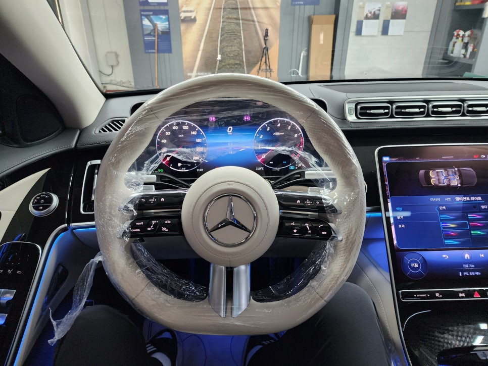 벤츠 S500 - 신차 출고 전 필수 시공 "액티브 엠비언트"