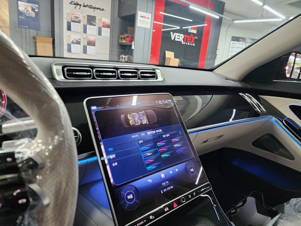 벤츠 S500 - 신차 출고 전 필수 시공 "액티브 엠비언트"