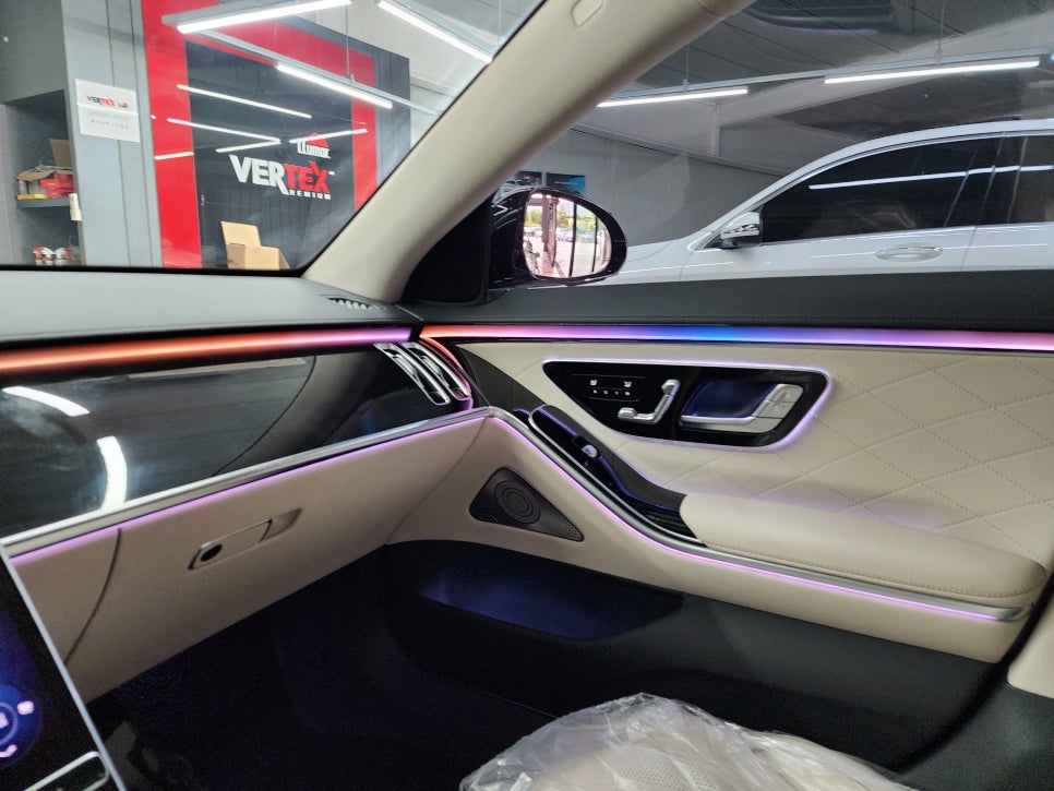 벤츠 S500 - 신차 출고 전 필수 시공 "액티브 엠비언트"