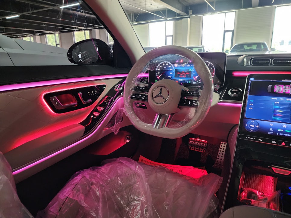 벤츠 S500 - 신차 출고 전 필수 시공 "액티브 엠비언트"