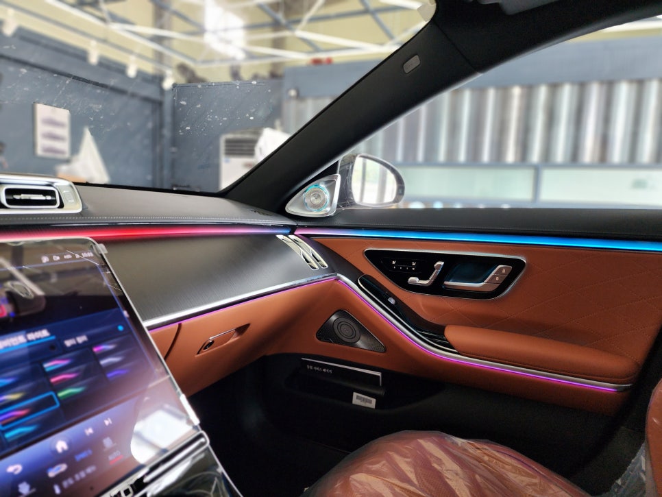 벤츠 S400d - 액티브 엠비언트 & 4D 부메스터 시공