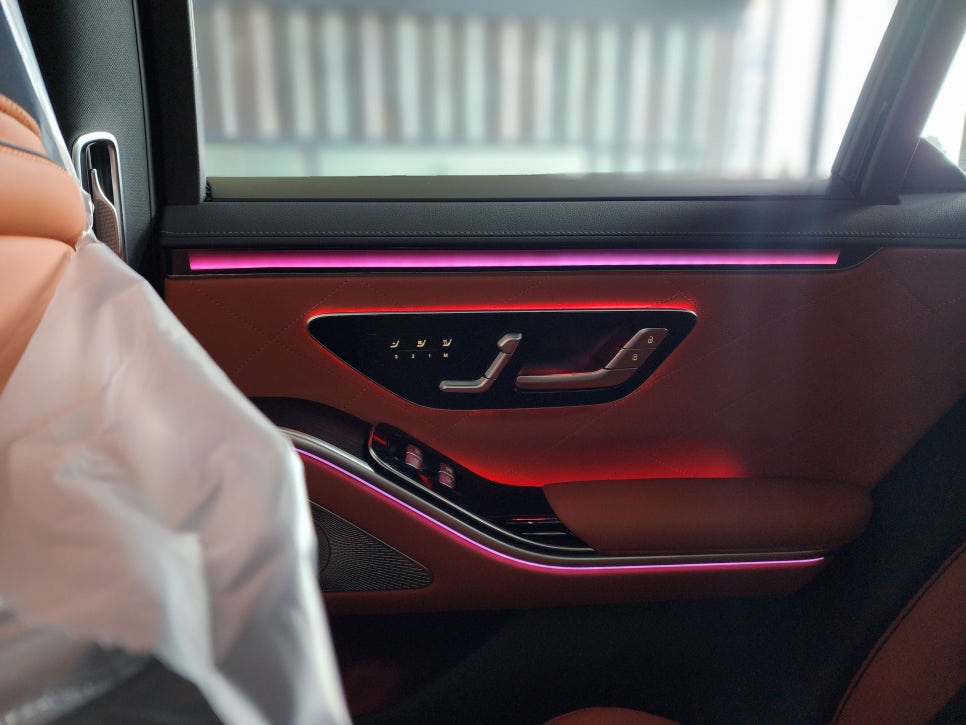 벤츠 S400d - 액티브 엠비언트 & 4D 부메스터 시공