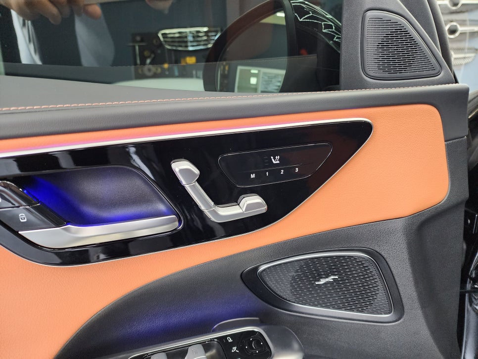 벤츠 W206 C300- 벤츠정품 통풍시트 & R버튼 활성화