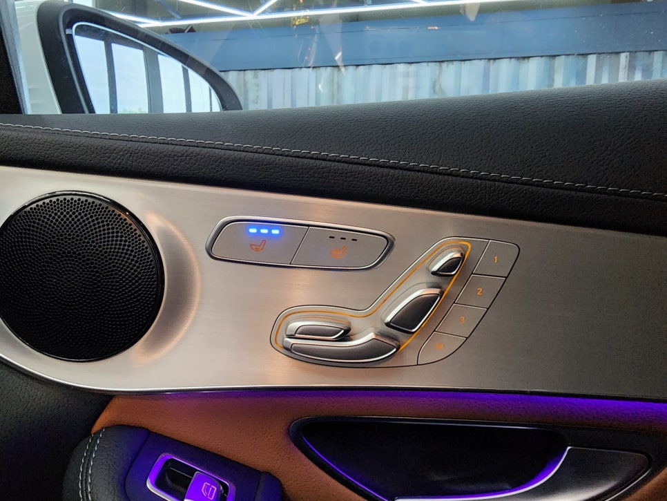 벤츠 GLC220d - 통풍시트, 세로그릴, 3d부메스터 " 인기 시공을 한번에~~~ "