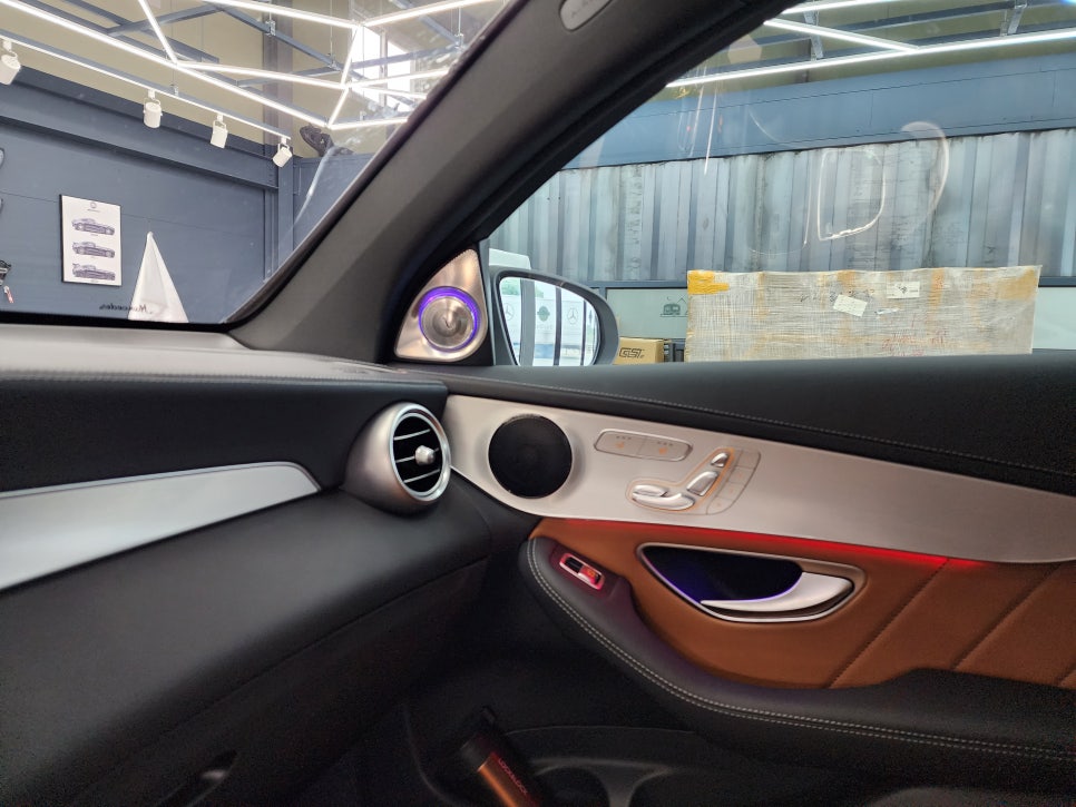벤츠 GLC220d - 통풍시트, 세로그릴, 3d부메스터 " 인기 시공을 한번에~~~ "