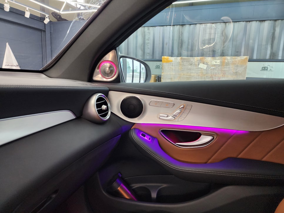벤츠 GLC220d - 통풍시트, 세로그릴, 3d부메스터 " 인기 시공을 한번에~~~ "