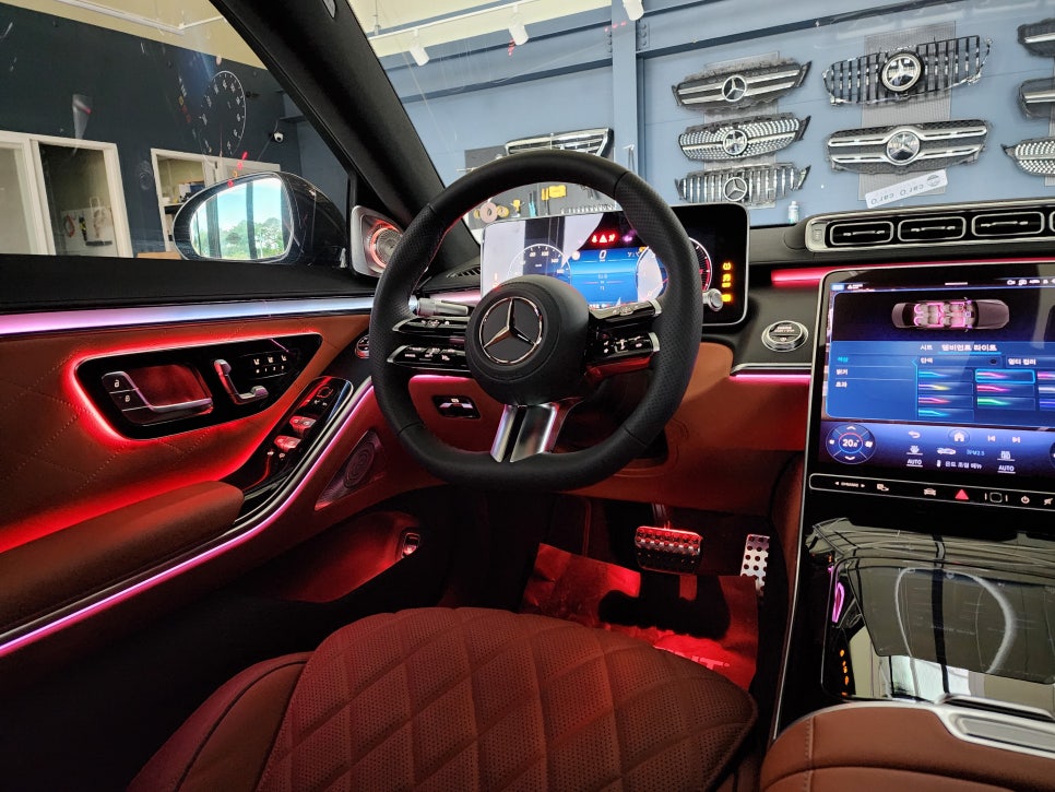 벤츠 S400d 액티브엠비언트 & 4d부메스터 " 감성 드라이빙을 위한 필수 패키지 시공 "