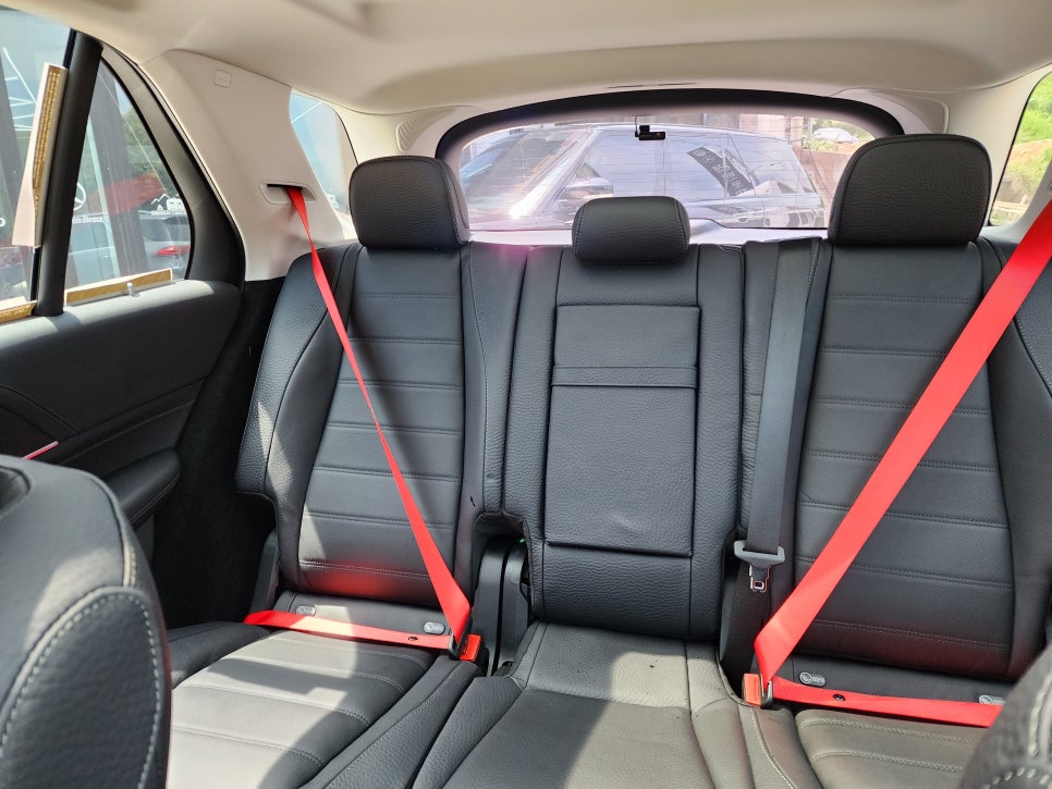 벤츠 GLE53amg - 벤츠정품 세로그릴 & 광각미러 &부메스터 엠비언트 / 레드컬러안전벨트