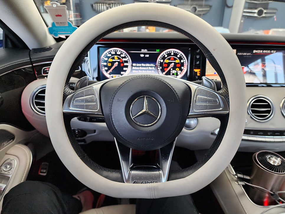 벤츠S63amg 쿠페 - D컷투톤 amg핸들 / 송풍구 엠비언트 & 64색 무빙 엠비언트 확장