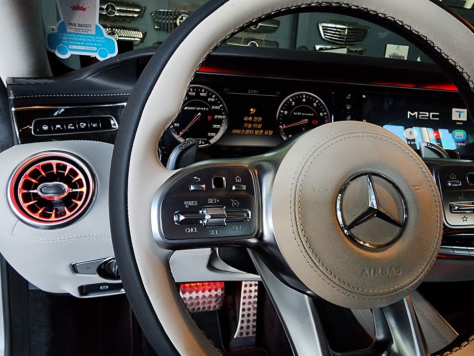 벤츠S63amg 쿠페 - D컷투톤 amg핸들 / 송풍구 엠비언트 & 64색 무빙 엠비언트 확장