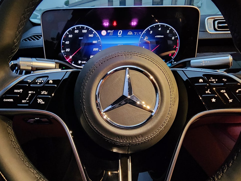 광주 벤츠 튜닝 ] 벤츠 S500 - 핸들교체 튜닝 w223 정품 우드핸들 시공으로 고급스러운 실내 분위기 만들기 !