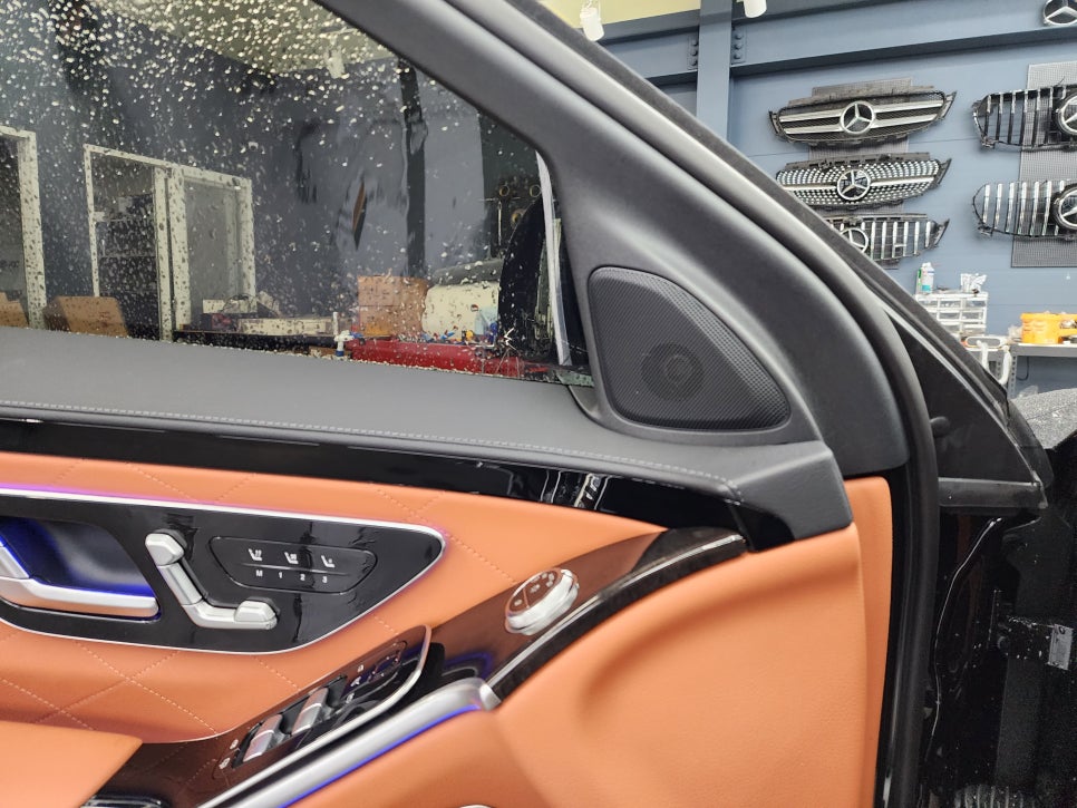 벤츠 S500 - 액티브엠비언트 & 4d부메스터 & 천장 부메스터엠비언트 3종 " 천장 부메스터 엠비언트 신상 시공 !!! "
