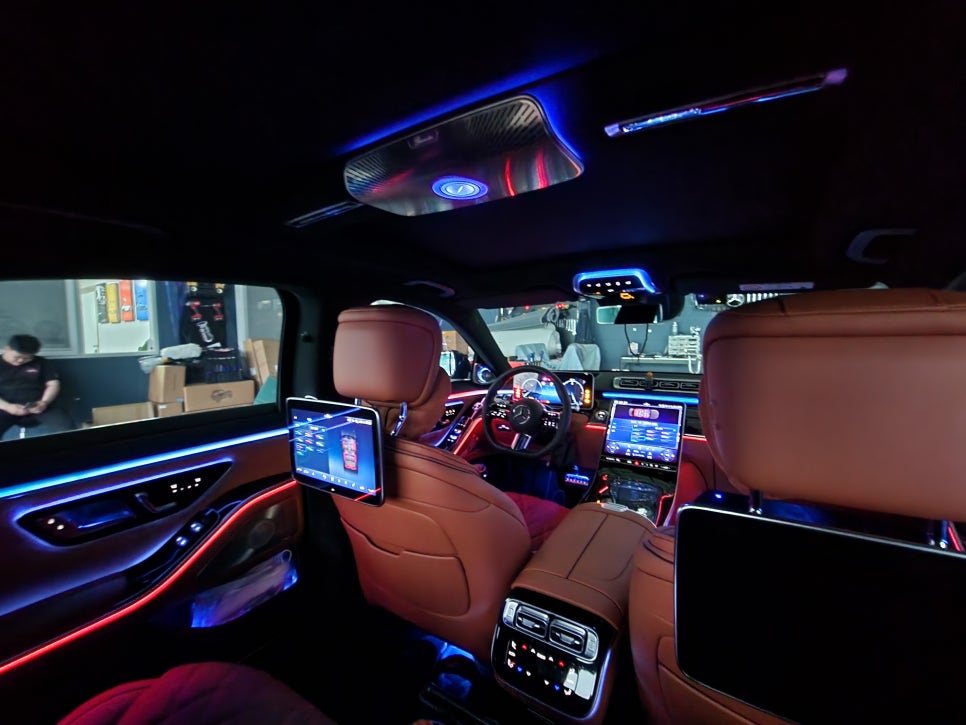 벤츠 S500 - 액티브엠비언트 & 4d부메스터 & 천장 부메스터엠비언트 3종 " 천장 부메스터 엠비언트 신상 시공 !!! "
