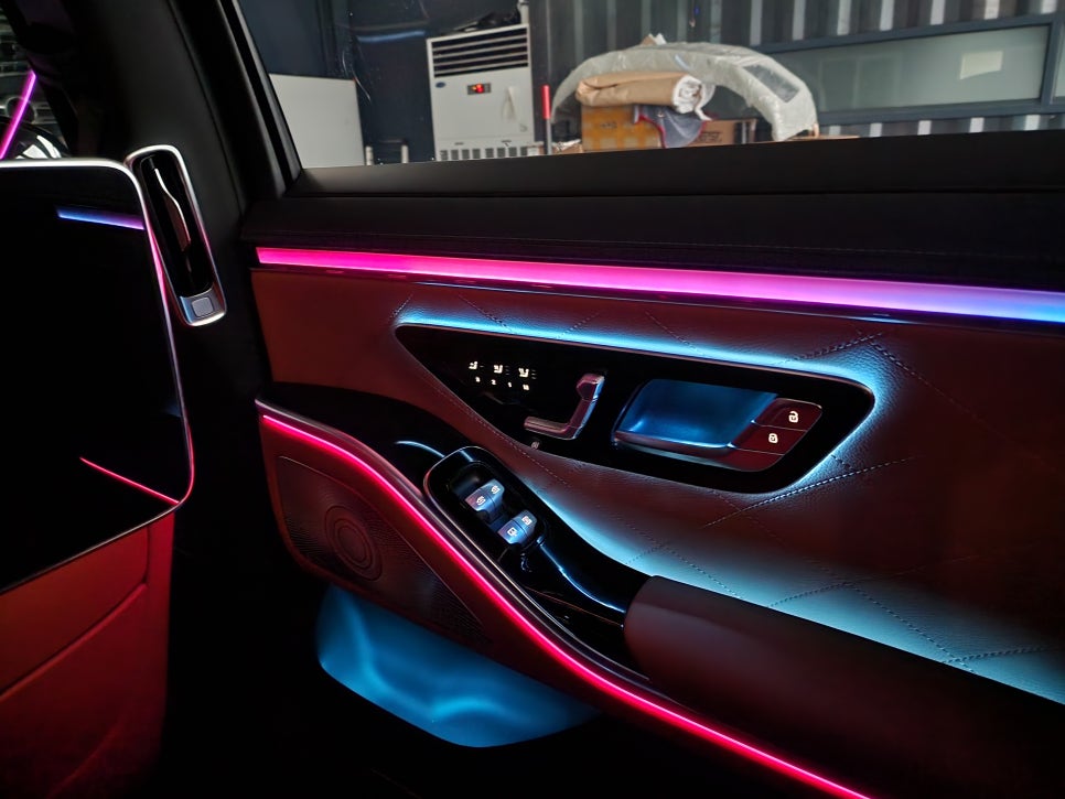 벤츠 S500 - 액티브엠비언트 & 4d부메스터 & 천장 부메스터엠비언트 3종 " 천장 부메스터 엠비언트 신상 시공 !!! "