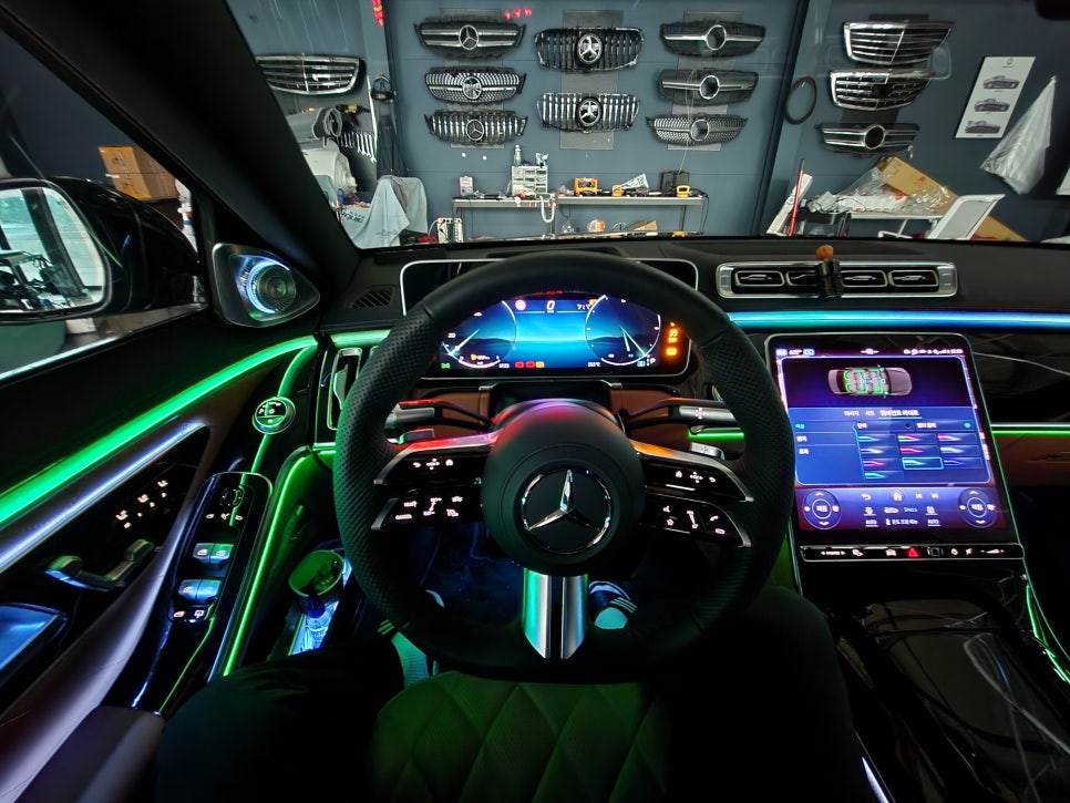 벤츠 S500 - 액티브엠비언트 & 4d부메스터 & 천장 부메스터엠비언트 3종 " 천장 부메스터 엠비언트 신상 시공 !!! "