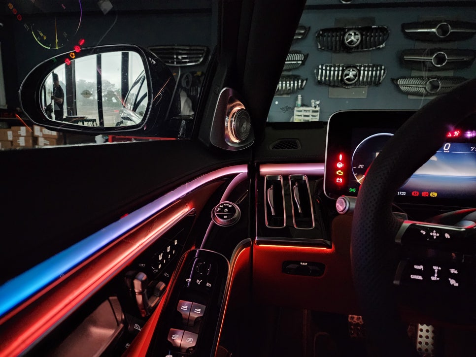 벤츠 S500 - 액티브엠비언트 & 4d부메스터 & 천장 부메스터엠비언트 3종 " 천장 부메스터 엠비언트 신상 시공 !!! "