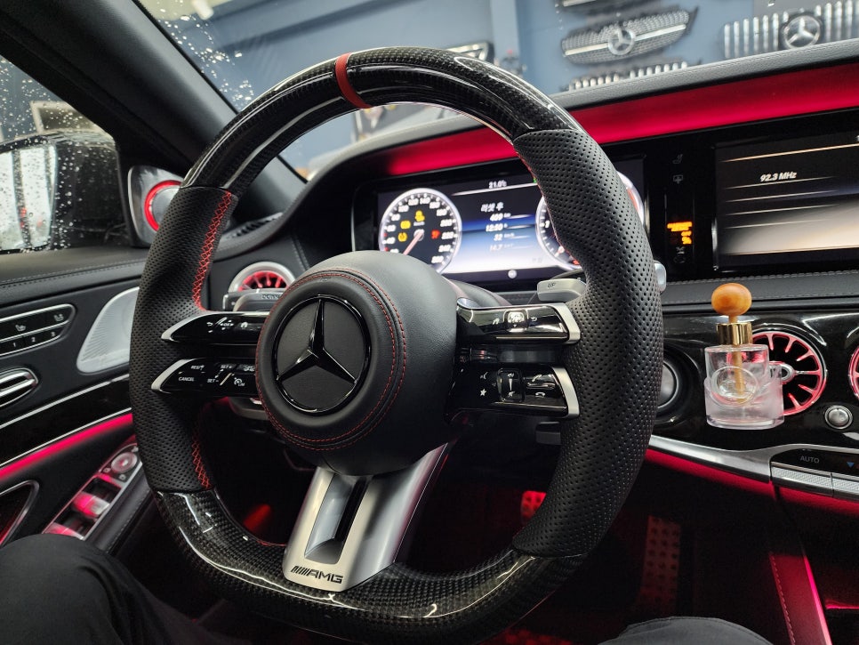 광주 벤츠레트로핏 카오카오 ] 벤츠 S350d - 신형 amg 카본 잠자리핸들 교체