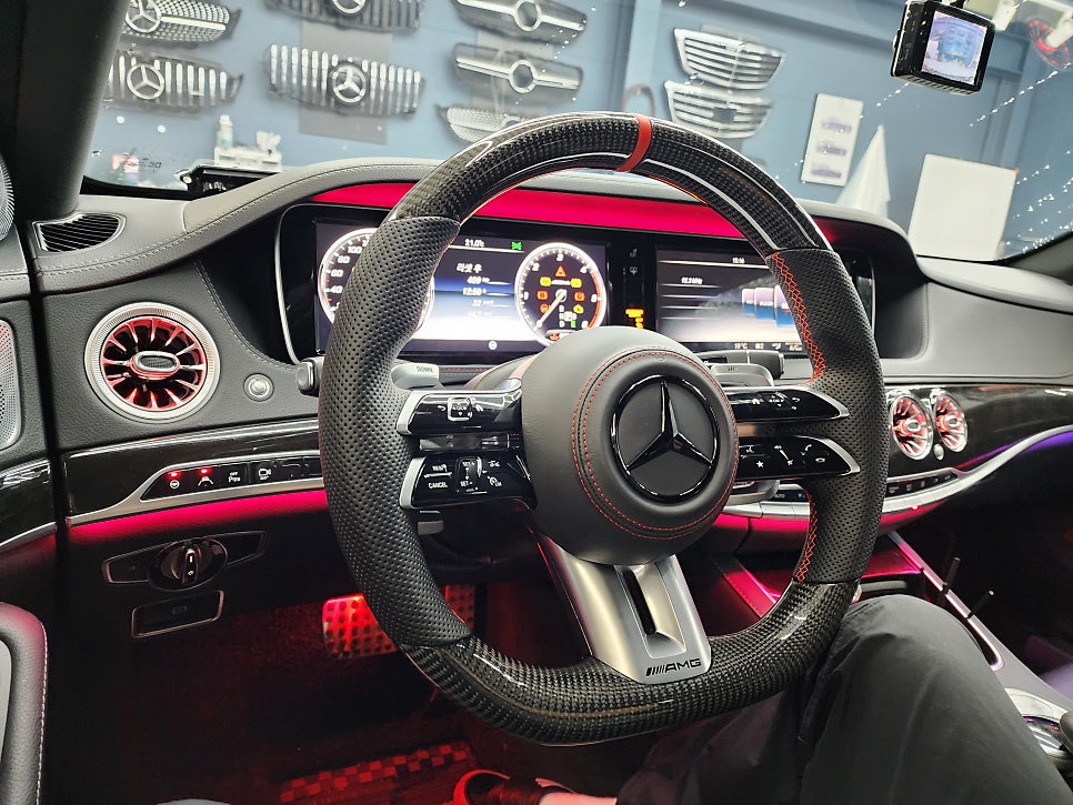 광주 벤츠레트로핏 카오카오 ] 벤츠 S350d - 신형 amg 카본 잠자리핸들 교체