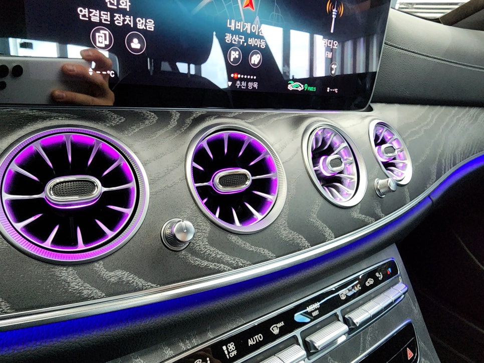 광주 벤츠 엠비언트 ]  벤츠 E350 - ' 영혼의단짝 ' 송풍구 & 부메스터 set
