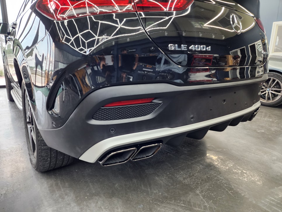 벤츠 Gle400d - 63amg 디퓨저 & 듀얼 머플러 팁