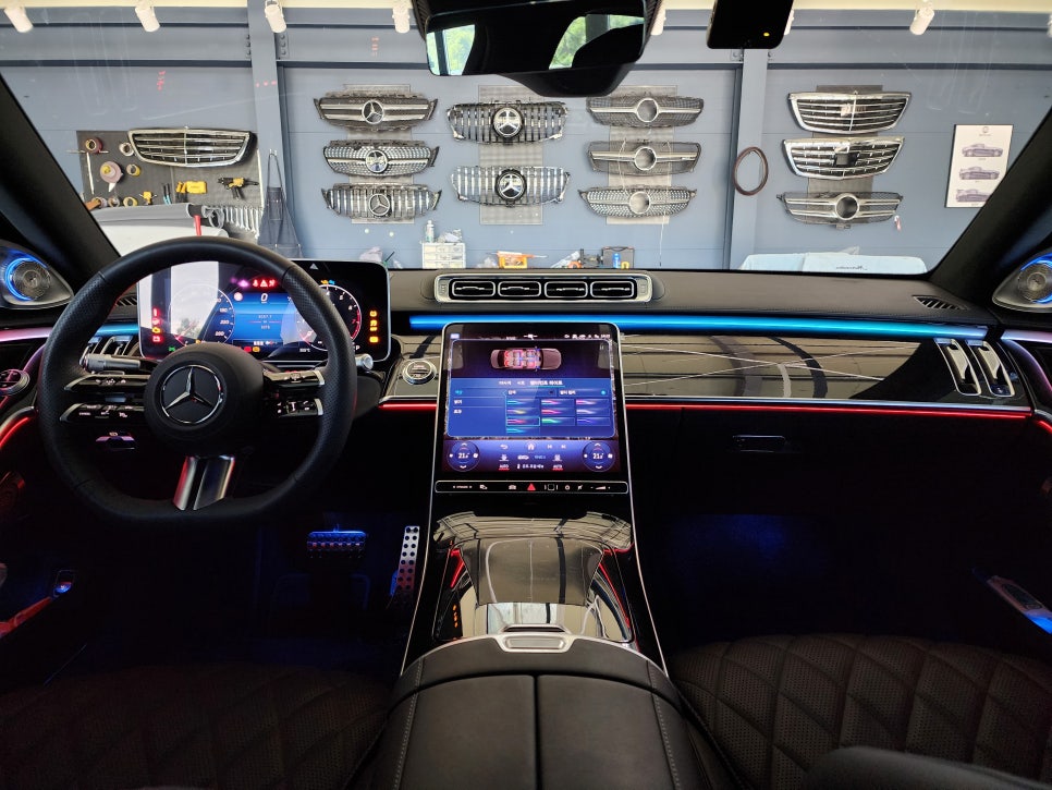 벤츠 S500 - 액티브 엠비언트& 정품 4d부메스터  " S클래스에 절대 빠질 수 없는 튜닝 !!! "