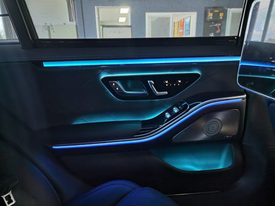 벤츠 S500 - 액티브 엠비언트& 정품 4d부메스터  " S클래스에 절대 빠질 수 없는 튜닝 !!! "