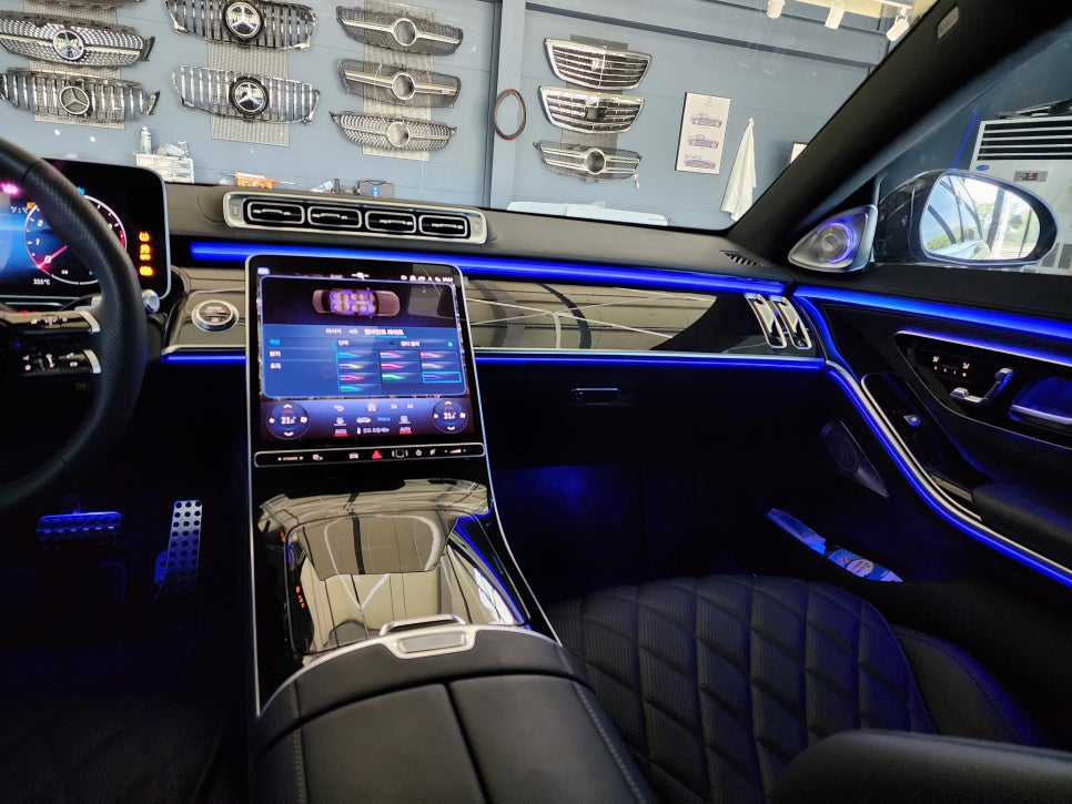 벤츠 S500 - 액티브 엠비언트& 정품 4d부메스터  " S클래스에 절대 빠질 수 없는 튜닝 !!! "