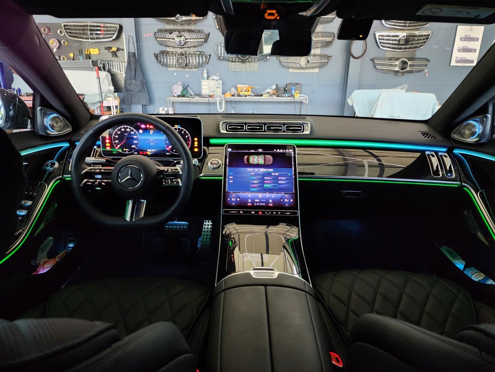 벤츠 S500 - 액티브 엠비언트& 정품 4d부메스터  " S클래스에 절대 빠질 수 없는 튜닝 !!! "