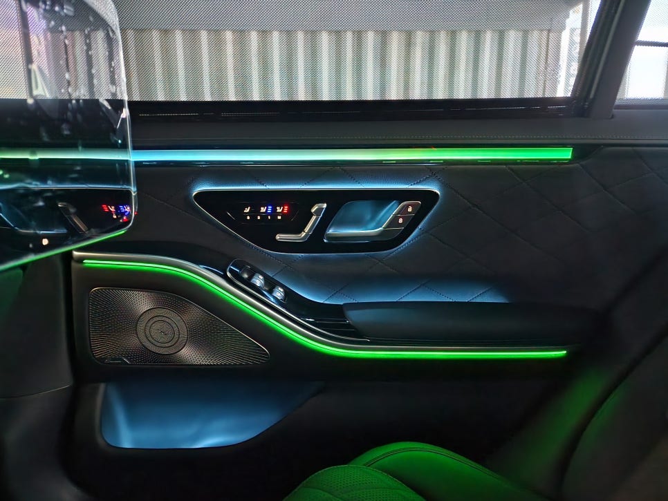 벤츠 S500 - 액티브 엠비언트& 정품 4d부메스터  " S클래스에 절대 빠질 수 없는 튜닝 !!! "