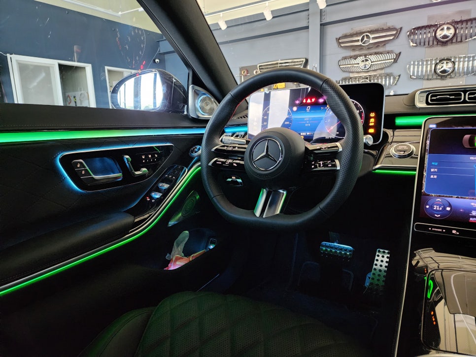 벤츠 S500 - 액티브 엠비언트& 정품 4d부메스터  " S클래스에 절대 빠질 수 없는 튜닝 !!! "