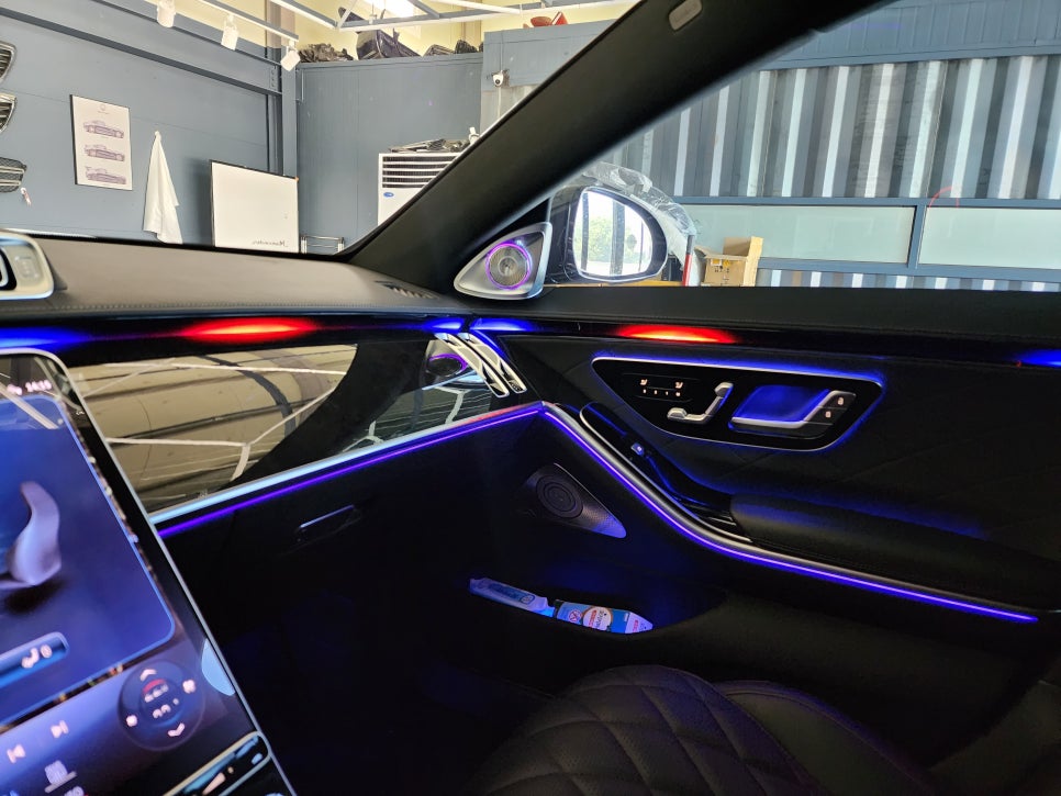 벤츠 S500 - 액티브 엠비언트& 정품 4d부메스터  " S클래스에 절대 빠질 수 없는 튜닝 !!! "