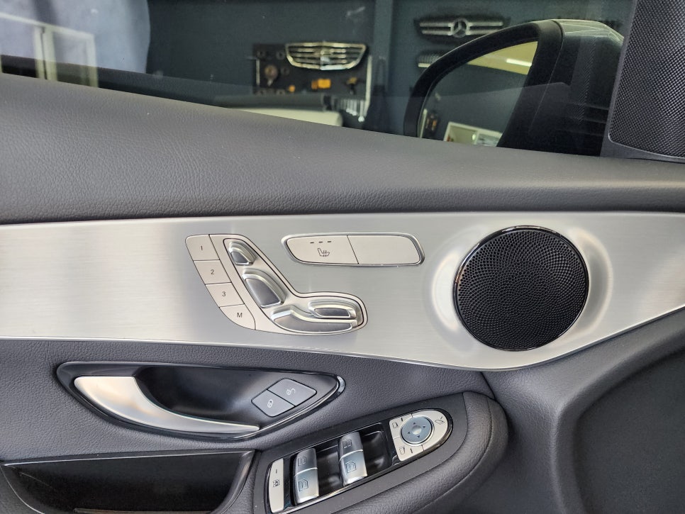 광주 벤츠통풍시트 ] 벤츠 Glc350e - 통풍시트  " 4계절 모두 유용한 통풍시트 시공은 언제든 가능합니다 !!"