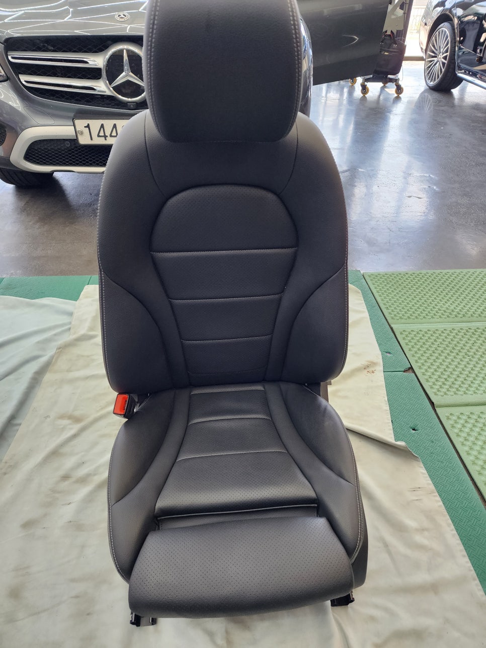 광주 벤츠통풍시트 ] 벤츠 Glc350e - 통풍시트  " 4계절 모두 유용한 통풍시트 시공은 언제든 가능합니다 !!"