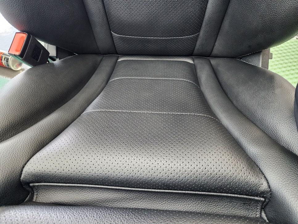 광주 벤츠통풍시트 ] 벤츠 Glc350e - 통풍시트  " 4계절 모두 유용한 통풍시트 시공은 언제든 가능합니다 !!"